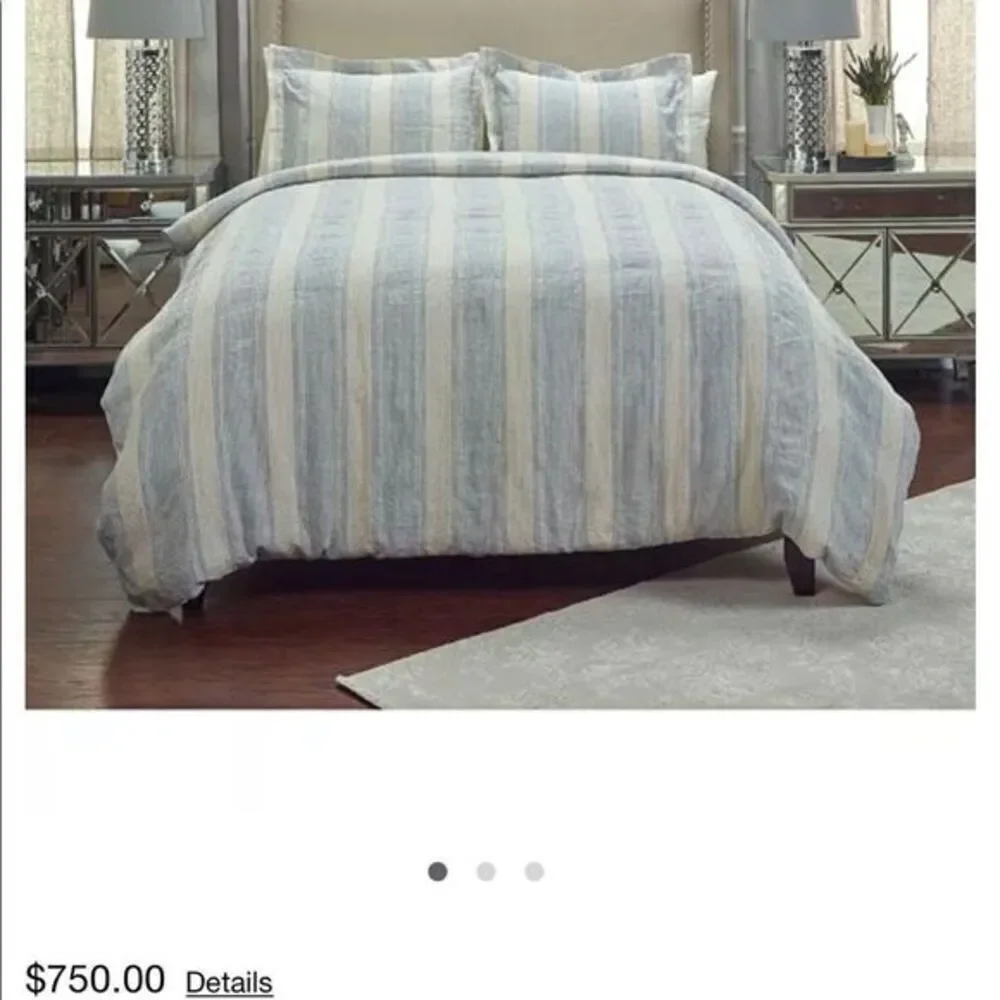 NWT 98” X 98” Queen Duvet